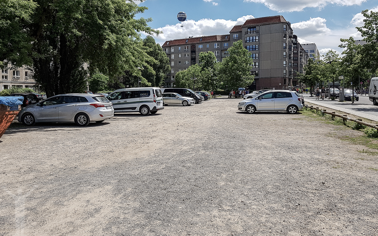 Att stå på Hitlers bunker
