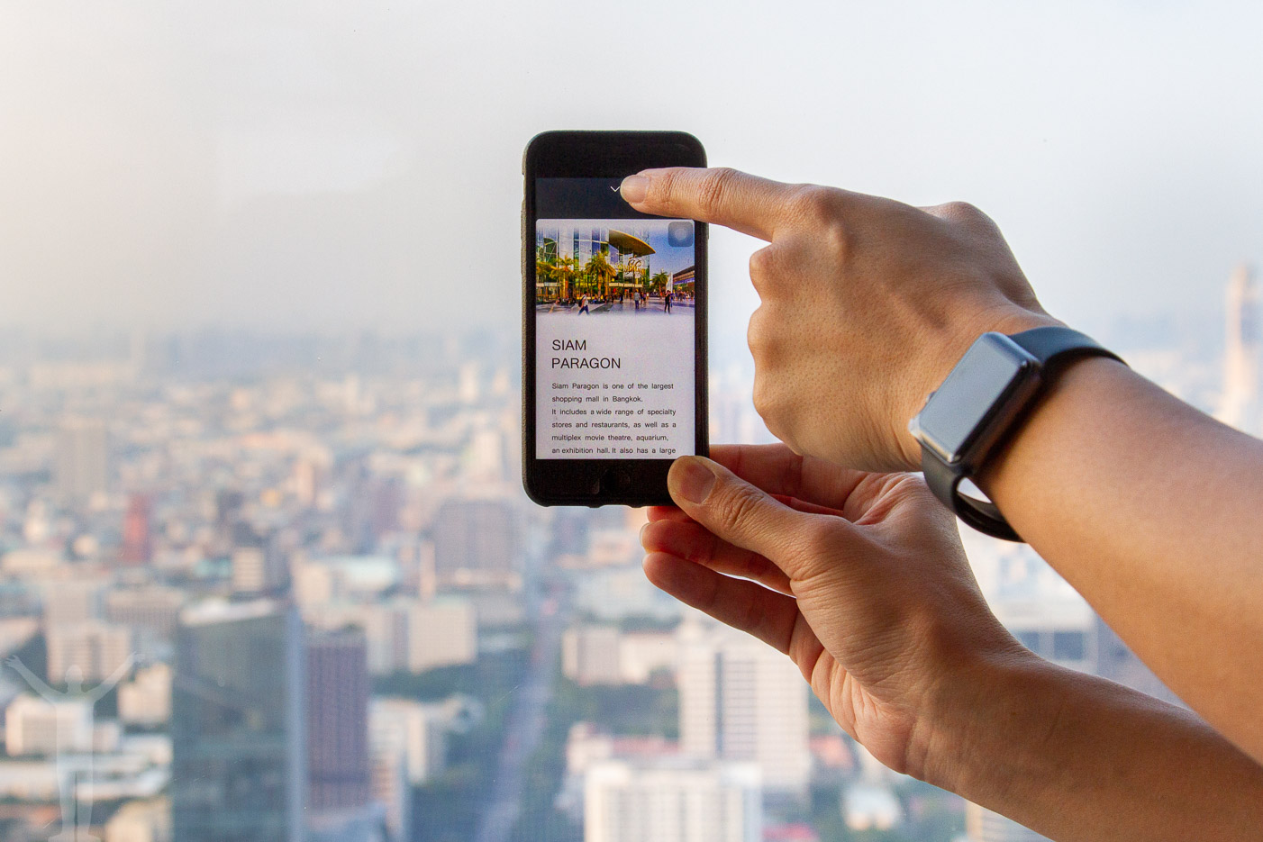 Interaktiv visning av det man ser från Bangkoks högsta takbar.