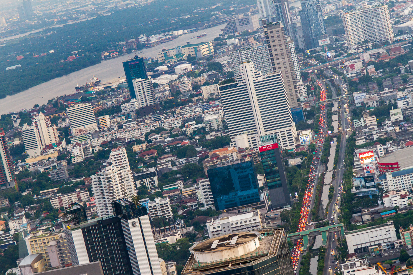 Utsikten från King Power Mahanakhon i Bangkok är magnifik!