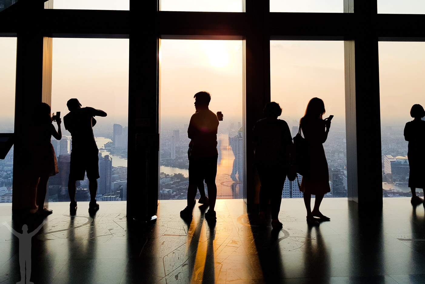 Solnedgång i Mahanakhon.