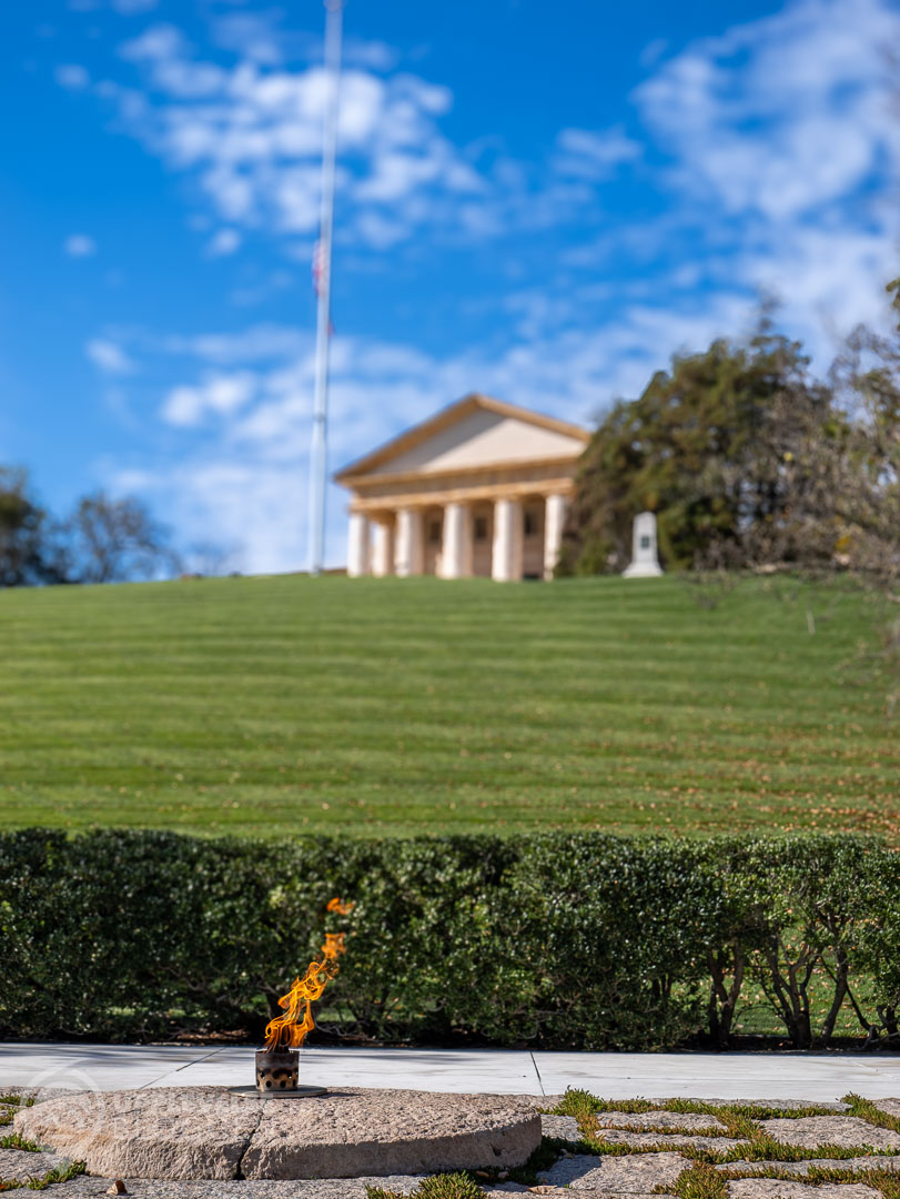 Eternal Flame vid Kennedys grav på Arlington National Cemetery
