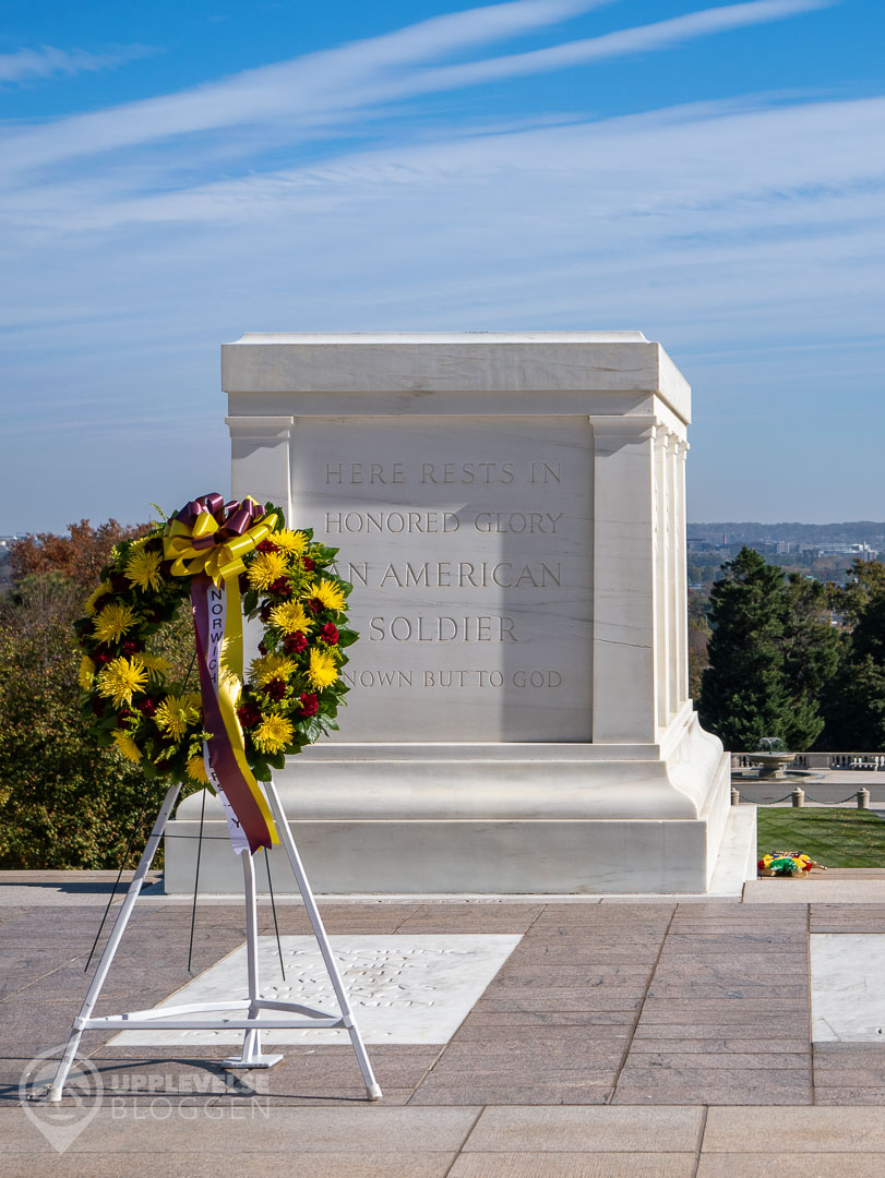 The Tomb of the Unknown Soldier är Arlington National Cemetery’s mest ikoniska minnesplats.