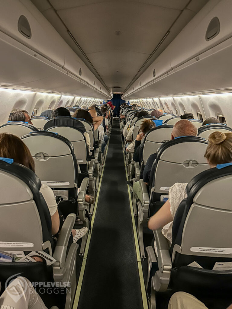 LOT Polish Airlines - kabinen på E195