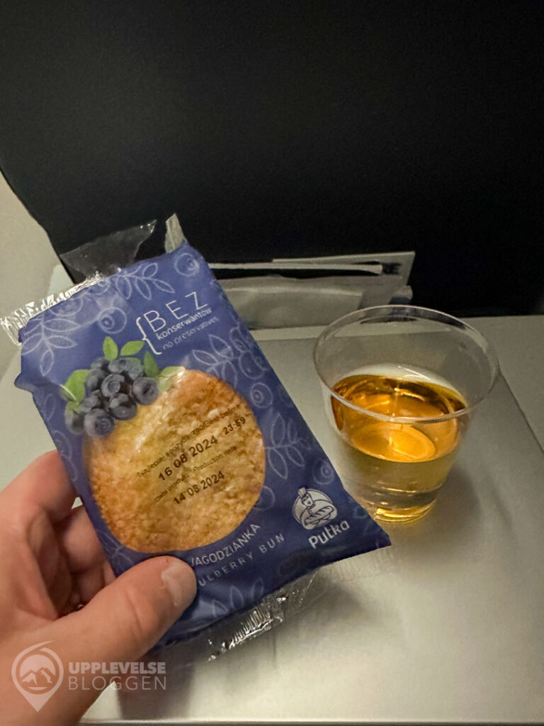 Snacks i ekonomiklass på LOT