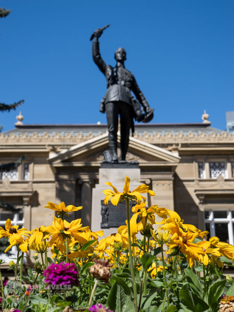 Staty vid WW1-memorial i Calgary