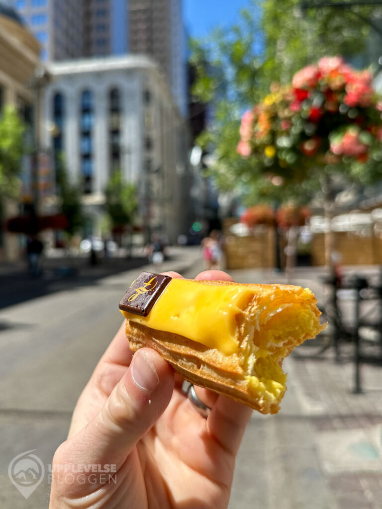 En Eclair på gågatan i Calgary