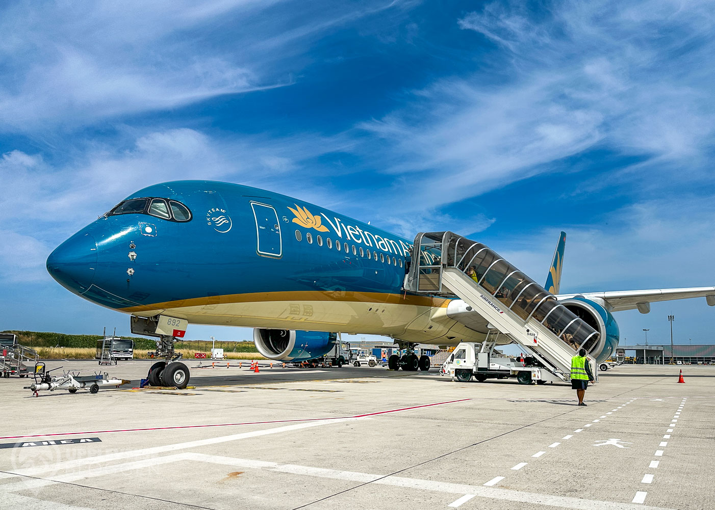 Vietnam Airlines, VN892 som VN10, CDG-SGN