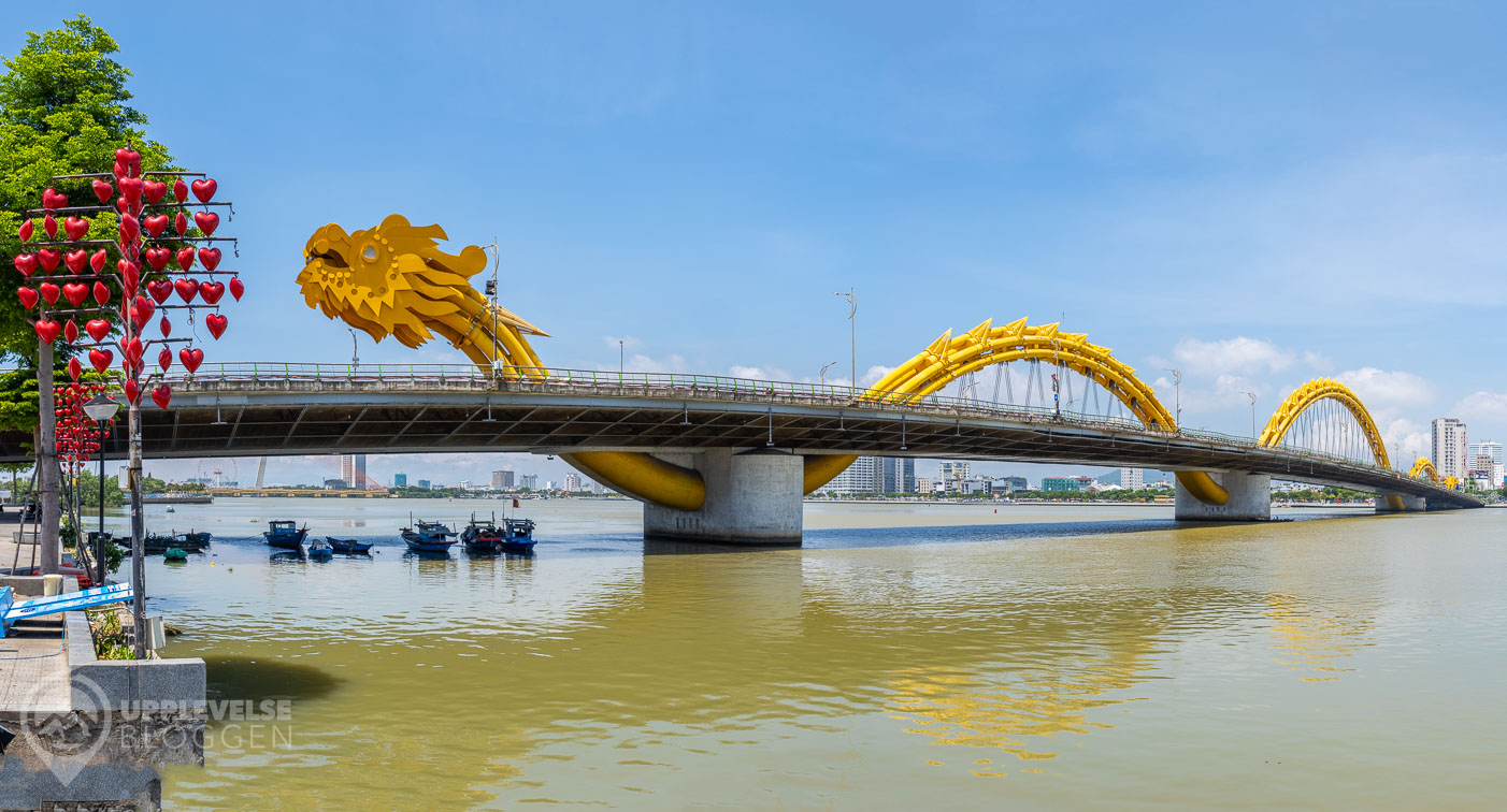 Panoramavy av Dragon Bridge i Da Nang, Vietnam