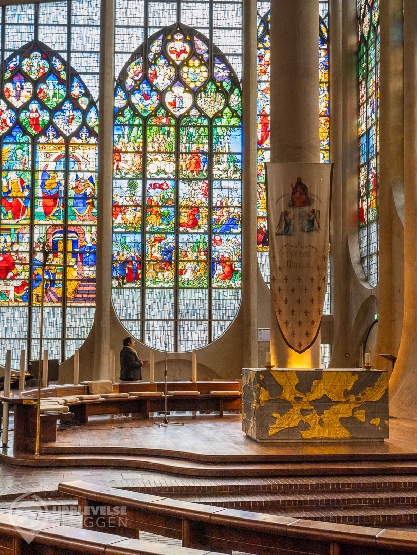 De berömda fönstren i Sainte-Jeanne-d’Arc