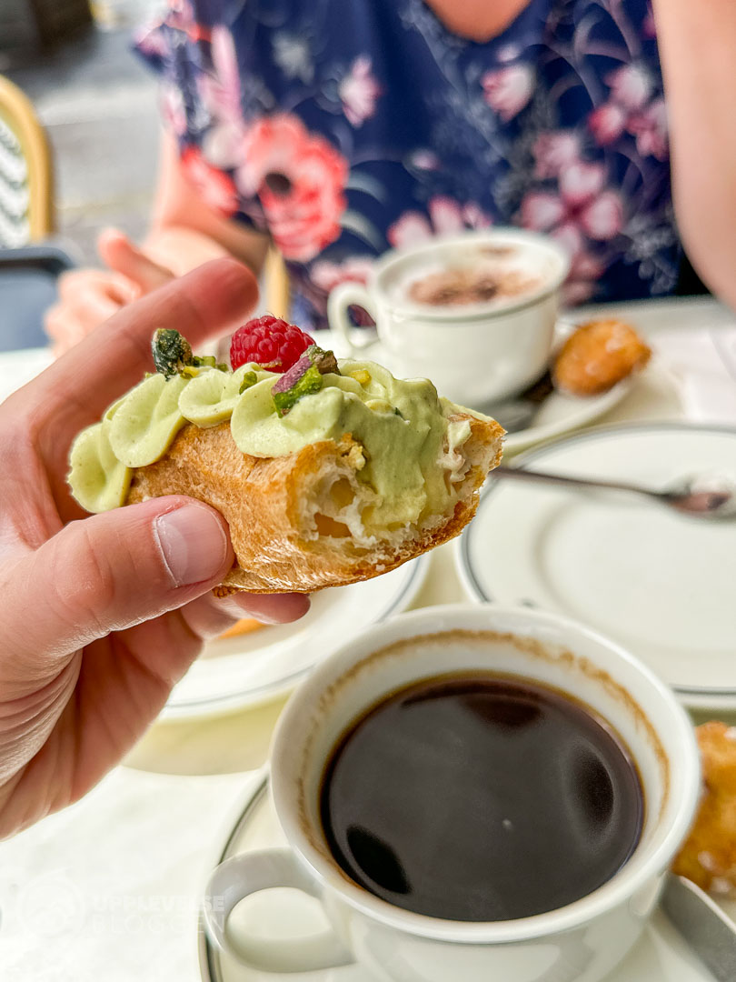 En riktigt god éclair på Paul i Rouen