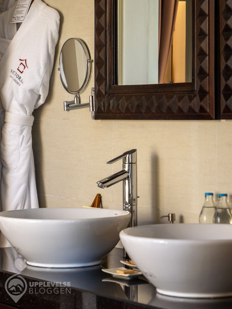 Badrummet i Beachfront Suite, Victoria Hoi An