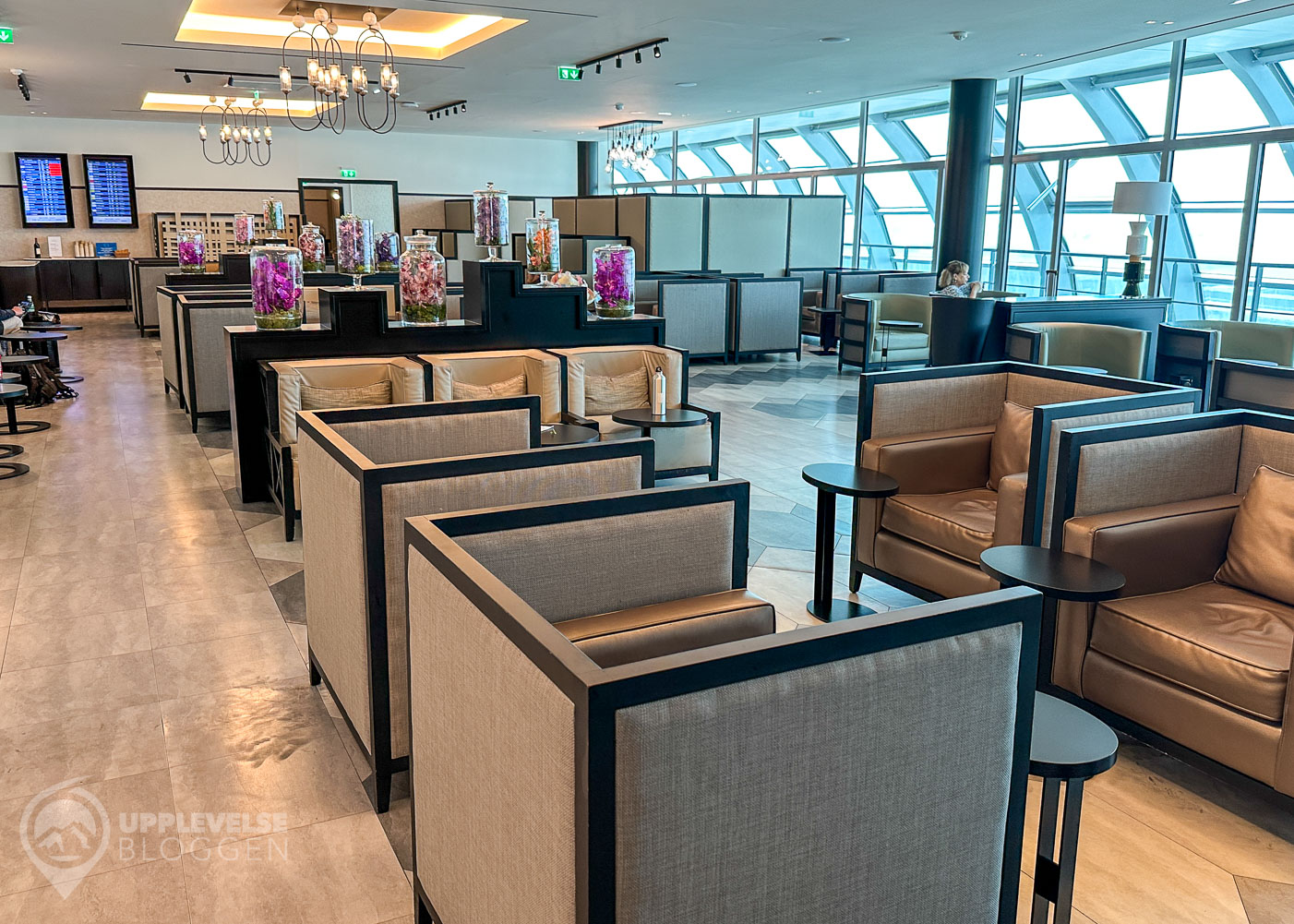 Sittplatser i Extime Lounge i 2B på CDG