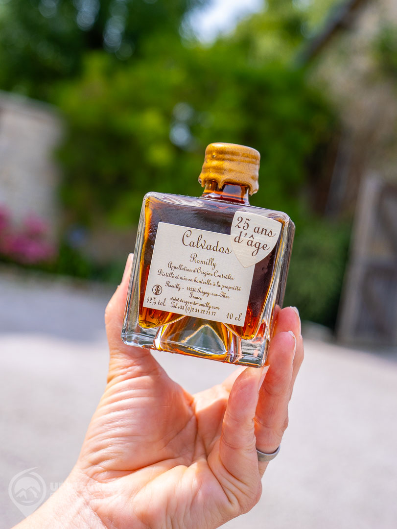 Vi köpte Calvados i Normandie