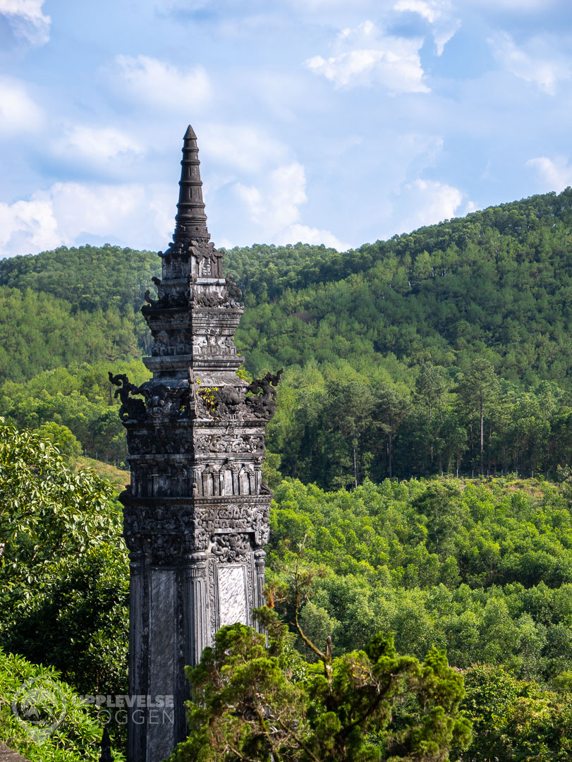 Utsikten från Khai Dinhs mausoleum utanför Huế