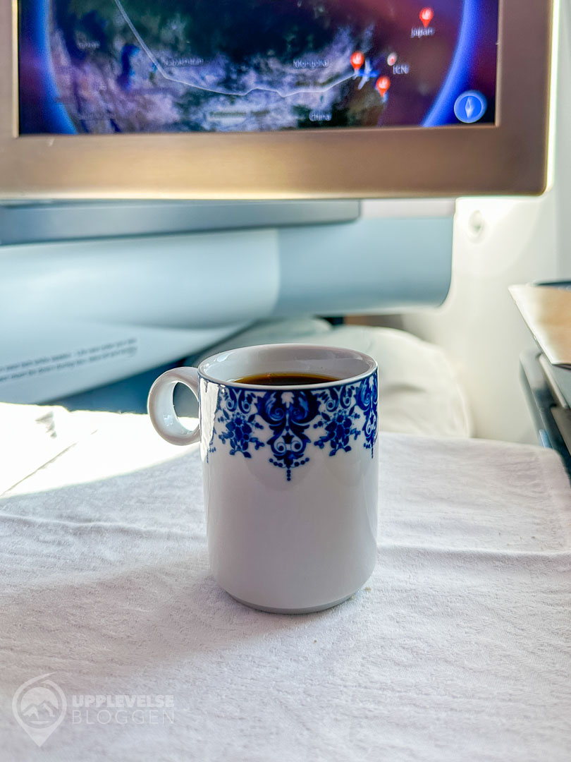 Kaffe efter frukost i KLM Business Class