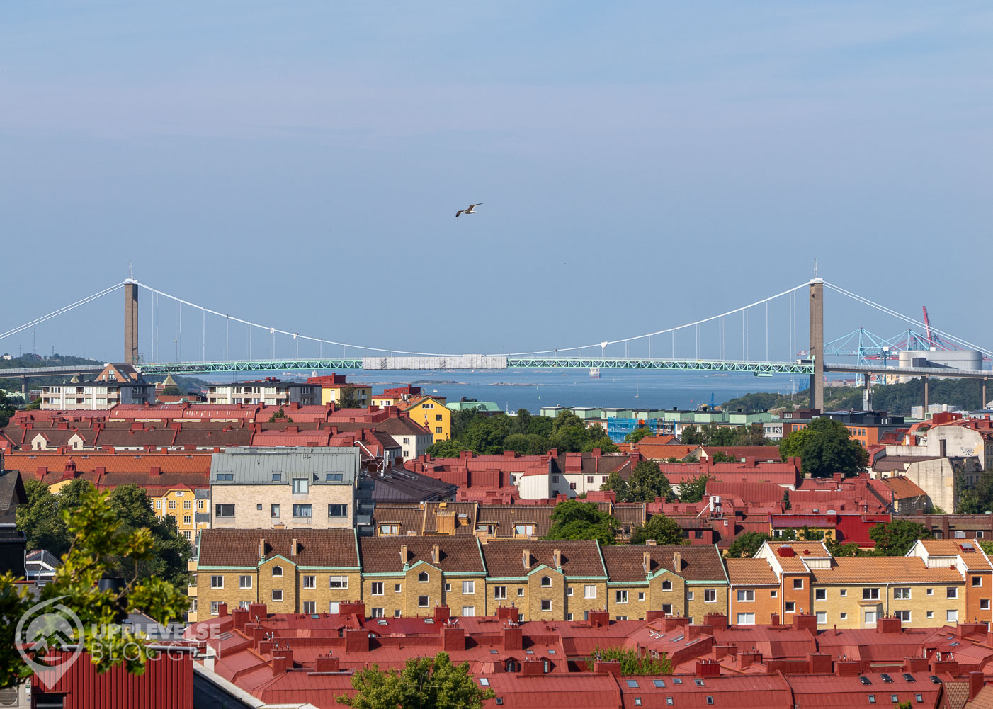 Masthuggskyrkans utsiktsplats med Älvsborgsbron