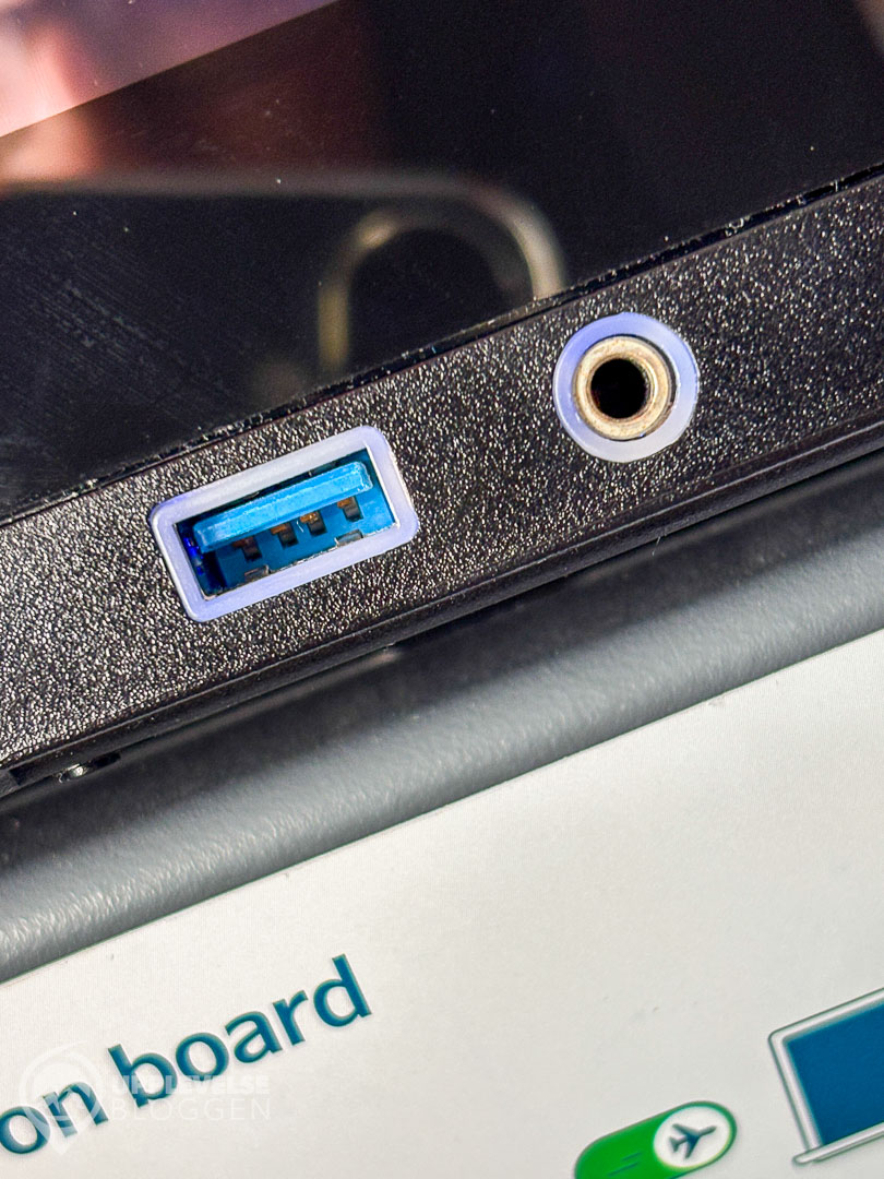 USB-A och uttag för hörlurar